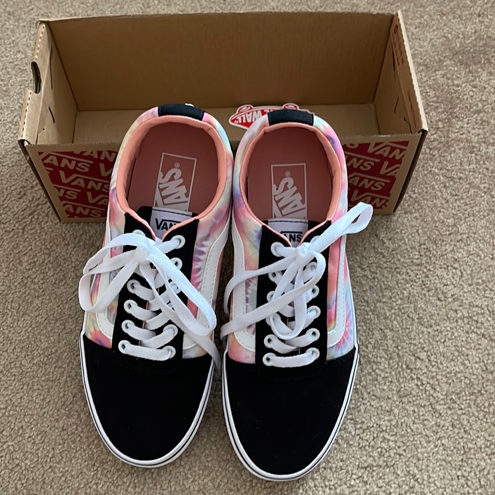Vans women’s size 8 tie dye salmon/white